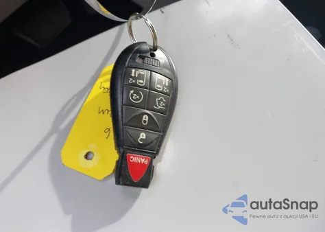 2016 Chrysler Town & Country Touring-L Anniversary Edition из США, поврежденный, VIN 2C4RC1CG3GR104270